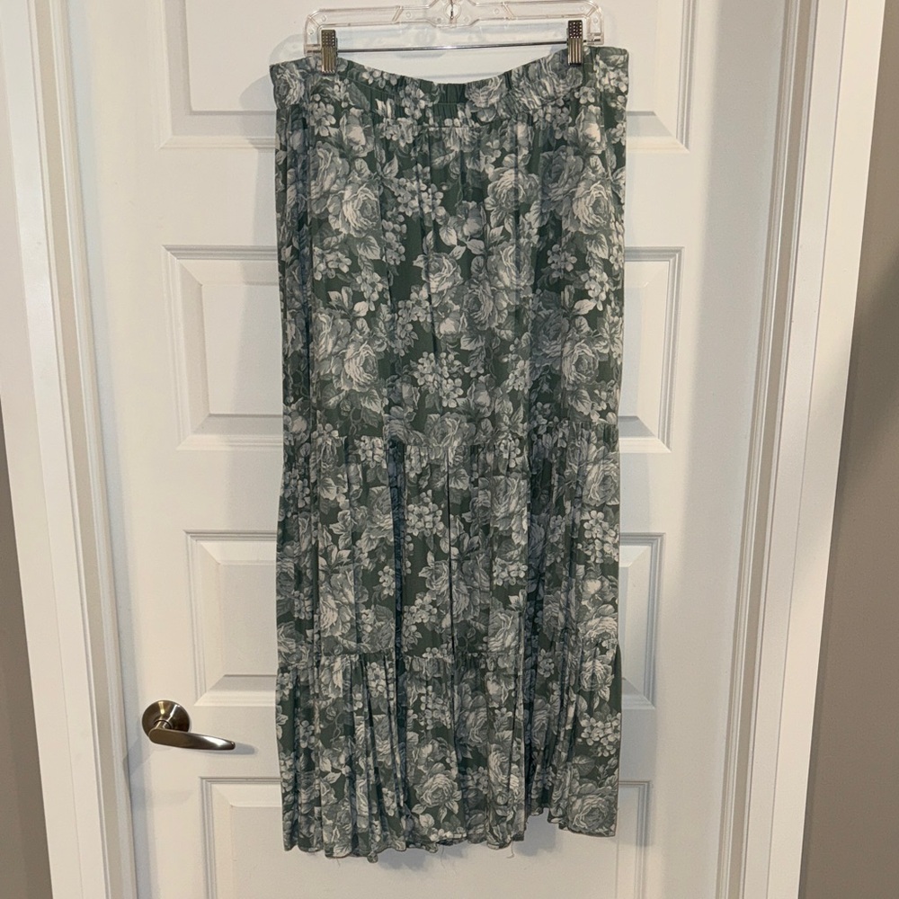 Arula Floral Tiered Maxi Skirt - Green